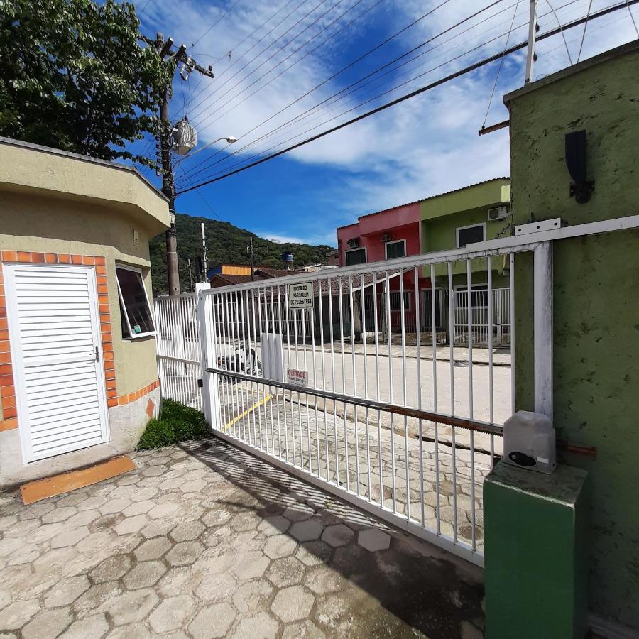 Apto Pertinho Da Praia - Lindo E Equipado! Internet 400Mb E 3 Tvs - Completo! Tv A Cabo Убатуба Экстерьер фото